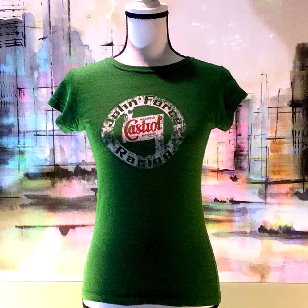 WOMANS GREEN GRAPHIC SHORT SLEEVE CASTROL MOTOR OIL T-SHIRT SIZE SM.